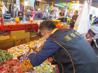 天津路年貨大街開賣　中市府不定期稽查